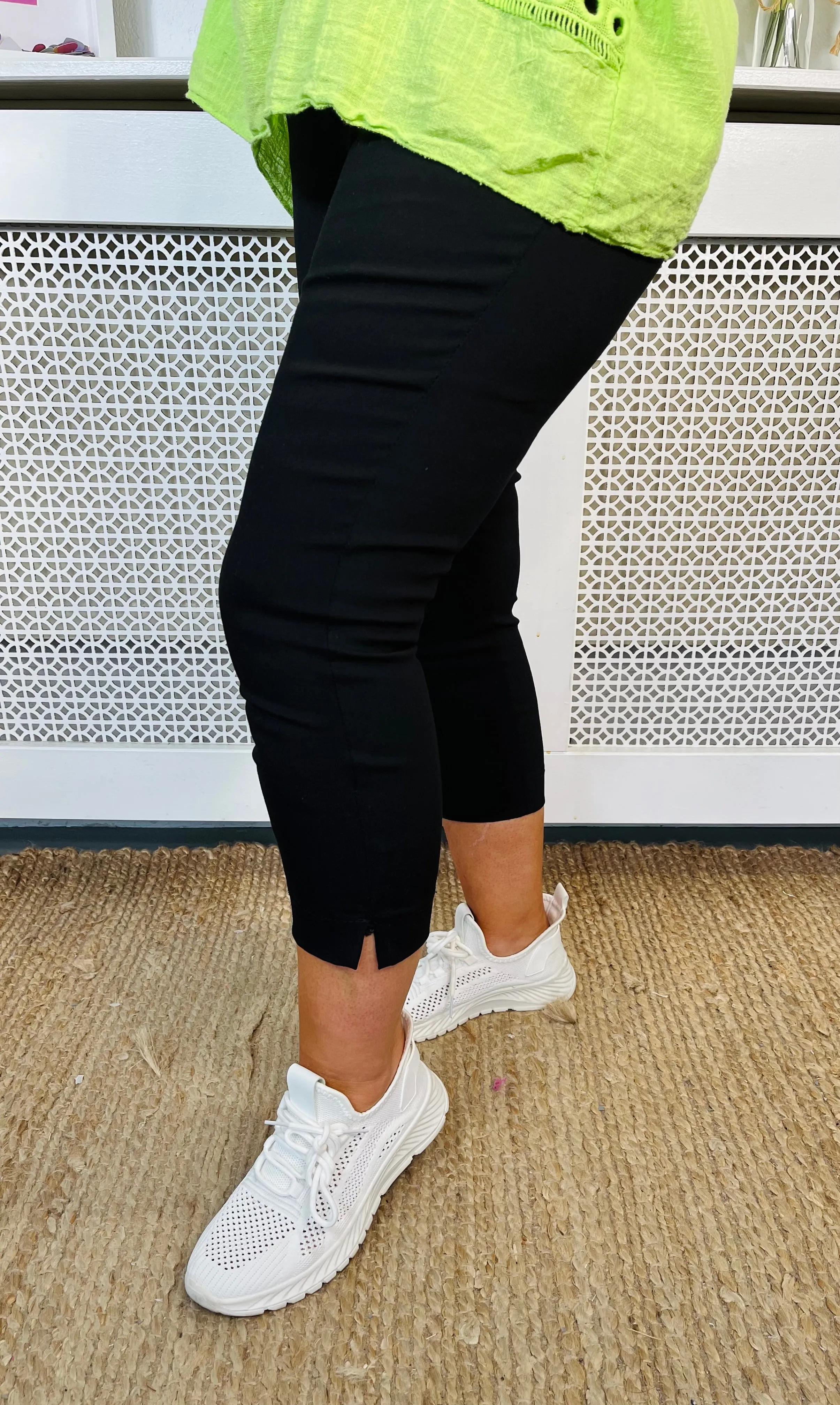 Birdie Cropped Trousers - Black