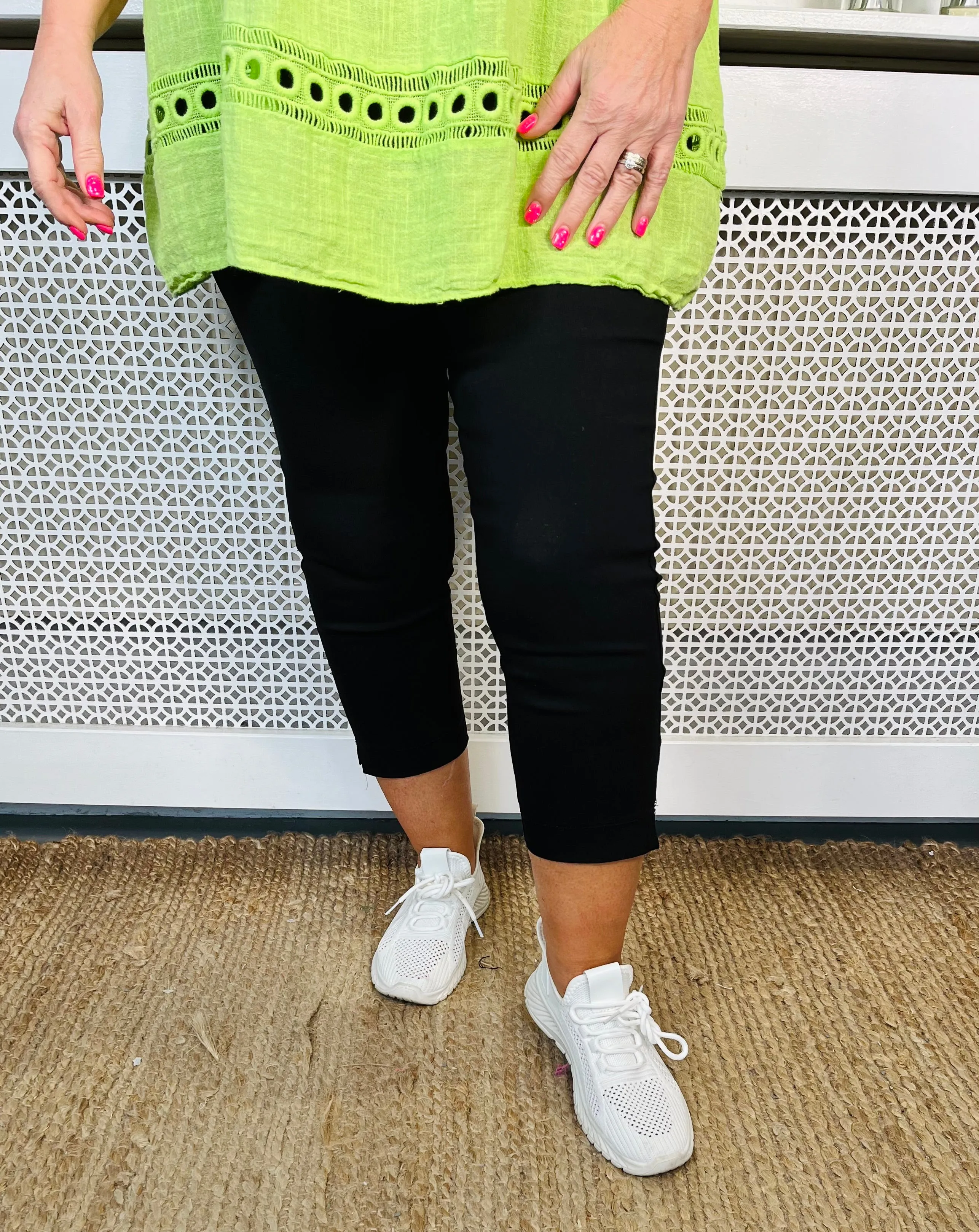 Birdie Cropped Trousers - Black