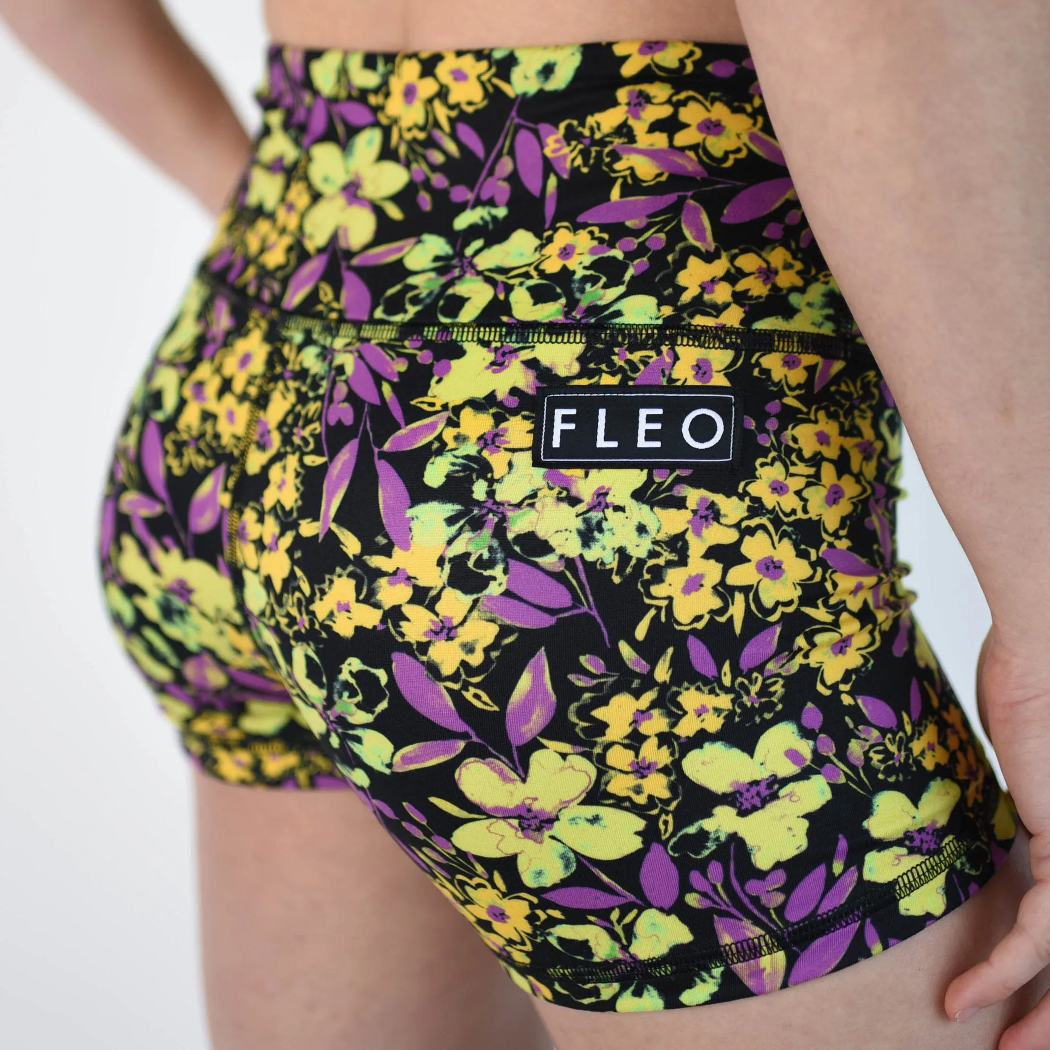 FLEO At Night Shorts (Power High-rise)