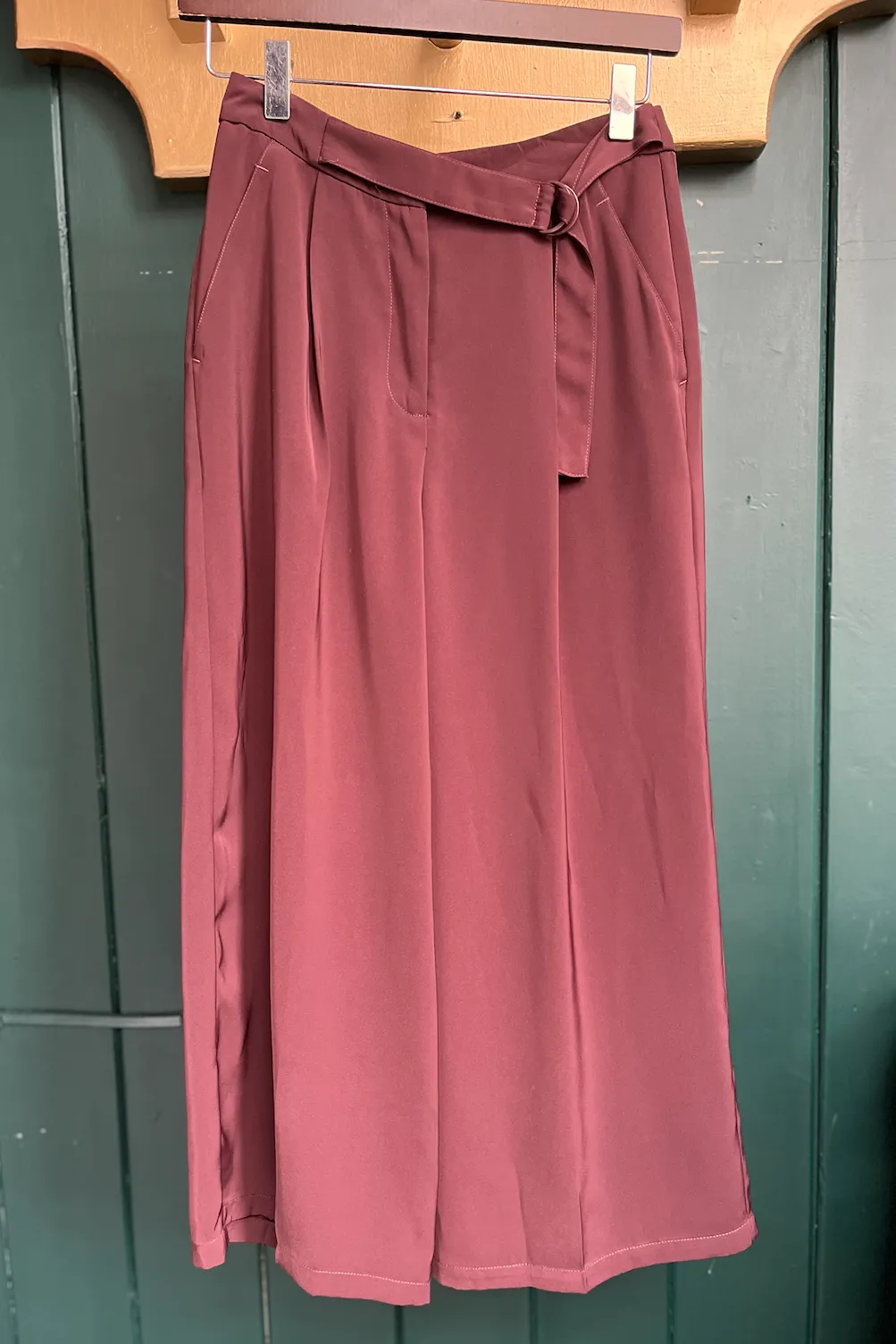 Re-Wear Ichi Maroon Cropped Belted Trousers